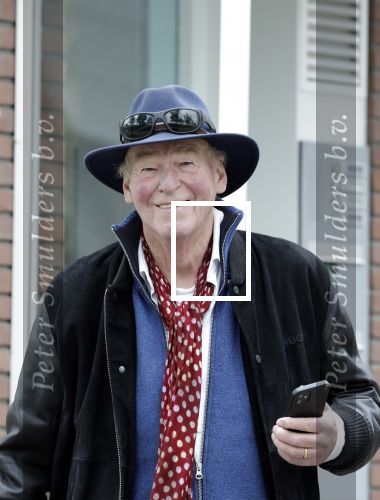 Amsterdam 26 september 2025
Peter faber wachtend op straat op een taxi.