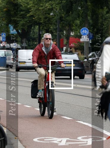 Amsterdam 1 september 2025
Porgy Franssen op de electrische fiets in Amsterdam zuid.
