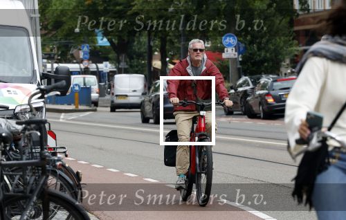 Amsterdam 1 september 2025
Porgy Franssen op de electrische fiets in Amsterdam zuid.
