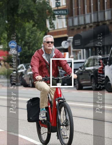 Amsterdam 1 september 2025
Porgy Franssen op de electrische fiets in Amsterdam zuid.