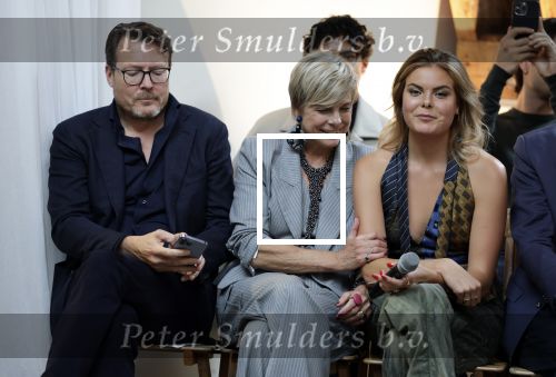 Amsterdam 18 september 2025
Prinses Eloise organiseert samen met Attire Amsterdam en My Lima Lima een modeshow . Haar ouders, Prins Constantijn en moeder Prinses Laurentien zijn natuurlijk aanwezig .