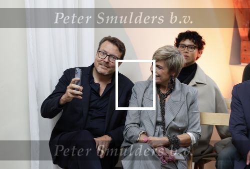 Amsterdam 18 september 2025
Prinses Eloise organiseert samen met Attire Amsterdam en My Lima Lima een modeshow . Haar ouders, Prins Constantijn en moeder Prinses Laurentien zijn natuurlijk aanwezig .