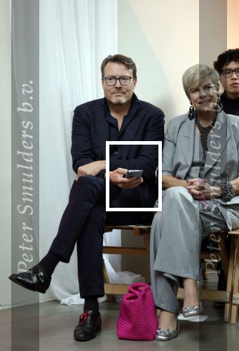 Amsterdam 18 september 2025
Prinses Eloise organiseert samen met Attire Amsterdam en My Lima Lima een modeshow . Haar ouders, Prins Constantijn en moeder Prinses Laurentien zijn natuurlijk aanwezig .