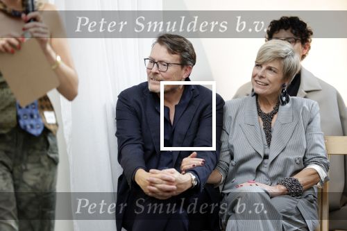 Amsterdam 18 september 2025
Prinses Eloise organiseert samen met Attire Amsterdam en My Lima Lima een modeshow . Haar ouders, Prins Constantijn en moeder Prinses Laurentien zijn natuurlijk aanwezig .