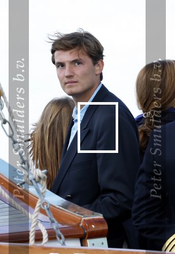 Amsterdam 24 augustus 202
Prins Maurits en Prinses MarilÃ¨ne hebben drie kinderen: Anna (geboren in 2001), Lucas (geboren in 2002), en Felicia (geboren in 2005). Hun volledige achternaam is Van Lippe-Biesterfeld van Vollenhoven . Prins Maurits neemt met zijn gezin de Vlootschouw af tijdens de laatste dag van Sail. Ze varen met de Groene Draeck.
