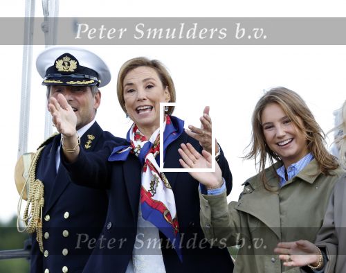 Amsterdam 24 augustus 202
Prins Maurits en Prinses MarilÃ¨ne hebben drie kinderen: Anna (geboren in 2001), Lucas (geboren in 2002), en Felicia (geboren in 2005). Hun volledige achternaam is Van Lippe-Biesterfeld van Vollenhoven . Prins Maurits neemt met zijn gezin de Vlootschouw af tijdens de laatste dag van Sail. Ze varen met de Groene Draeck.