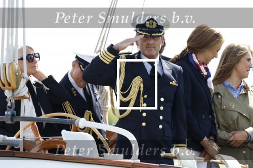 Amsterdam 24 augustus 202
Prins Maurits en Prinses MarilÃ¨ne hebben drie kinderen: Anna (geboren in 2001), Lucas (geboren in 2002), en Felicia (geboren in 2005). Hun volledige achternaam is Van Lippe-Biesterfeld van Vollenhoven . Prins Maurits neemt met zijn gezin de Vlootschouw af tijdens de laatste dag van Sail. Ze varen met de Groene Draeck.