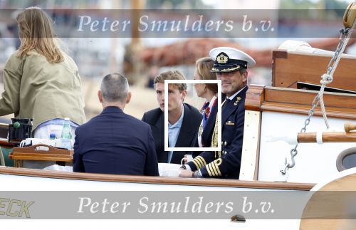 Amsterdam 24 augustus 202
Prins Maurits en Prinses MarilÃ¨ne hebben drie kinderen: Anna (geboren in 2001), Lucas (geboren in 2002), en Felicia (geboren in 2005). Hun volledige achternaam is Van Lippe-Biesterfeld van Vollenhoven . Prins Maurits neemt met zijn gezin de Vlootschouw af tijdens de laatste dag van Sail. Ze varen met de Groene Draeck.