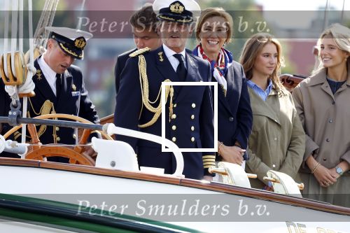 Amsterdam 24 augustus 202
Prins Maurits en Prinses MarilÃ¨ne hebben drie kinderen: Anna (geboren in 2001), Lucas (geboren in 2002), en Felicia (geboren in 2005). Hun volledige achternaam is Van Lippe-Biesterfeld van Vollenhoven . Prins Maurits neemt met zijn gezin de Vlootschouw af tijdens de laatste dag van Sail. Ze varen met de Groene Draeck.