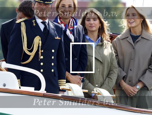 Amsterdam 24 augustus 202
Prins Maurits en Prinses MarilÃ¨ne hebben drie kinderen: Anna (geboren in 2001), Lucas (geboren in 2002), en Felicia (geboren in 2005). Hun volledige achternaam is Van Lippe-Biesterfeld van Vollenhoven . Prins Maurits neemt met zijn gezin de Vlootschouw af tijdens de laatste dag van Sail. Ze varen met de Groene Draeck.