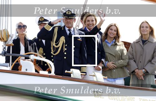 Amsterdam 24 augustus 202
Prins Maurits en Prinses MarilÃ¨ne hebben drie kinderen: Anna (geboren in 2001), Lucas (geboren in 2002), en Felicia (geboren in 2005). Hun volledige achternaam is Van Lippe-Biesterfeld van Vollenhoven . Prins Maurits neemt met zijn gezin de Vlootschouw af tijdens de laatste dag van Sail. Ze varen met de Groene Draeck.