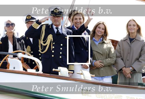 Amsterdam 24 augustus 202
Prins Maurits en Prinses MarilÃ¨ne hebben drie kinderen: Anna (geboren in 2001), Lucas (geboren in 2002), en Felicia (geboren in 2005). Hun volledige achternaam is Van Lippe-Biesterfeld van Vollenhoven . Prins Maurits neemt met zijn gezin de Vlootschouw af tijdens de laatste dag van Sail. Ze varen met de Groene Draeck.