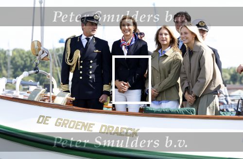 Amsterdam 24 augustus 202
Prins Maurits en Prinses MarilÃ¨ne hebben drie kinderen: Anna (geboren in 2001), Lucas (geboren in 2002), en Felicia (geboren in 2005). Hun volledige achternaam is Van Lippe-Biesterfeld van Vollenhoven . Prins Maurits neemt met zijn gezin de Vlootschouw af tijdens de laatste dag van Sail. Ze varen met de Groene Draeck.