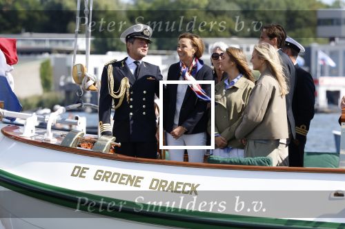 Amsterdam 24 augustus 202
Prins Maurits en Prinses MarilÃ¨ne hebben drie kinderen: Anna (geboren in 2001), Lucas (geboren in 2002), en Felicia (geboren in 2005). Hun volledige achternaam is Van Lippe-Biesterfeld van Vollenhoven . Prins Maurits neemt met zijn gezin de Vlootschouw af tijdens de laatste dag van Sail. Ze varen met de Groene Draeck.