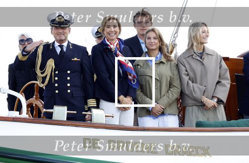 Amsterdam 24 augustus 202
Prins Maurits en Prinses MarilÃ¨ne hebben drie kinderen: Anna (geboren in 2001), Lucas (geboren in 2002), en Felicia (geboren in 2005). Hun volledige achternaam is Van Lippe-Biesterfeld van Vollenhoven . Prins Maurits neemt met zijn gezin de Vlootschouw af tijdens de laatste dag van Sail. Ze varen met de Groene Draeck.