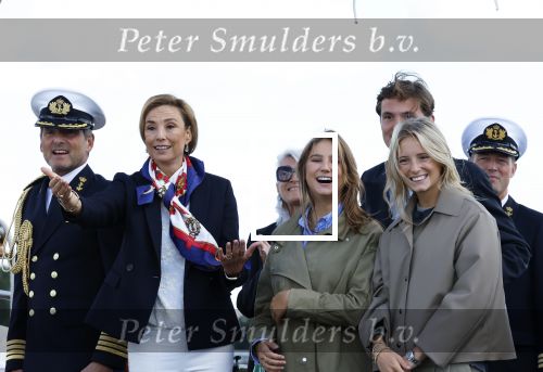 Amsterdam 24 augustus 202
Prins Maurits en Prinses MarilÃ¨ne hebben drie kinderen: Anna (geboren in 2001), Lucas (geboren in 2002), en Felicia (geboren in 2005). Hun volledige achternaam is Van Lippe-Biesterfeld van Vollenhoven . Prins Maurits neemt met zijn gezin de Vlootschouw af tijdens de laatste dag van Sail. Ze varen met de Groene Draeck.