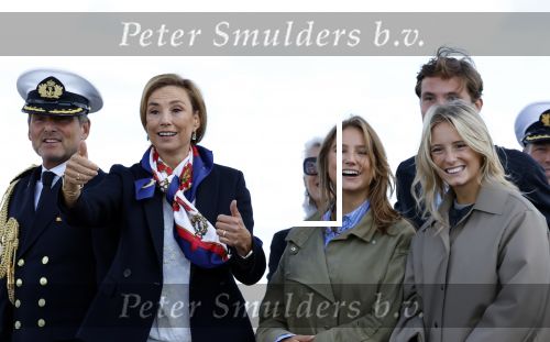 Amsterdam 24 augustus 202
Prins Maurits en Prinses MarilÃ¨ne hebben drie kinderen: Anna (geboren in 2001), Lucas (geboren in 2002), en Felicia (geboren in 2005). Hun volledige achternaam is Van Lippe-Biesterfeld van Vollenhoven . Prins Maurits neemt met zijn gezin de Vlootschouw af tijdens de laatste dag van Sail. Ze varen met de Groene Draeck.