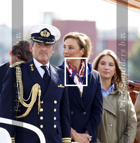 Amsterdam 24 augustus 202
Prins Maurits en Prinses MarilÃ¨ne hebben drie kinderen: Anna (geboren in 2001), Lucas (geboren in 2002), en Felicia (geboren in 2005). Hun volledige achternaam is Van Lippe-Biesterfeld van Vollenhoven . Prins Maurits neemt met zijn gezin de Vlootschouw af tijdens de laatste dag van Sail. Ze varen met de Groene Draeck.
