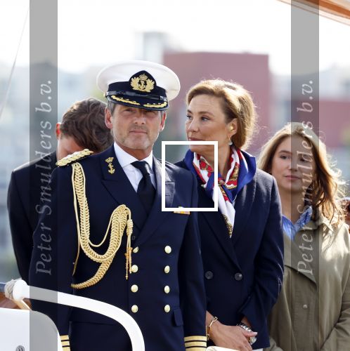 Amsterdam 24 augustus 202
Prins Maurits en Prinses MarilÃ¨ne hebben drie kinderen: Anna (geboren in 2001), Lucas (geboren in 2002), en Felicia (geboren in 2005). Hun volledige achternaam is Van Lippe-Biesterfeld van Vollenhoven . Prins Maurits neemt met zijn gezin de Vlootschouw af tijdens de laatste dag van Sail. Ze varen met de Groene Draeck.