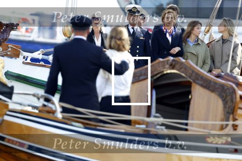 Amsterdam 24 augustus 202
Prins Maurits en Prinses MarilÃ¨ne hebben drie kinderen: Anna (geboren in 2001), Lucas (geboren in 2002), en Felicia (geboren in 2005). Hun volledige achternaam is Van Lippe-Biesterfeld van Vollenhoven . Prins Maurits neemt met zijn gezin de Vlootschouw af tijdens de laatste dag van Sail. Ze varen met de Groene Draeck.