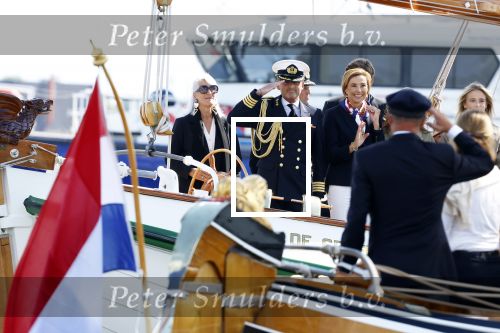 Amsterdam 24 augustus 202
Prins Maurits en Prinses MarilÃ¨ne hebben drie kinderen: Anna (geboren in 2001), Lucas (geboren in 2002), en Felicia (geboren in 2005). Hun volledige achternaam is Van Lippe-Biesterfeld van Vollenhoven . Prins Maurits neemt met zijn gezin de Vlootschouw af tijdens de laatste dag van Sail. Ze varen met de Groene Draeck.