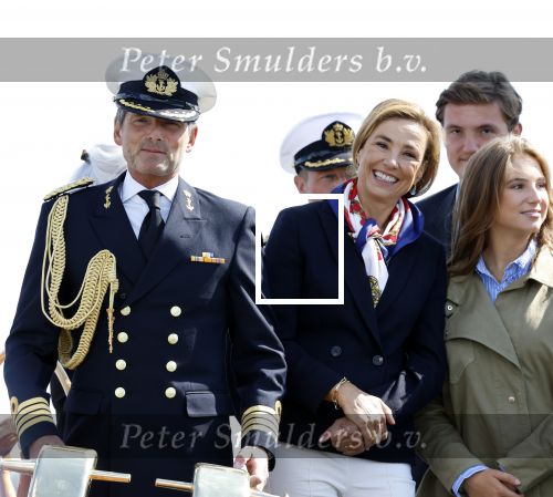 Amsterdam 24 augustus 202
Prins Maurits en Prinses MarilÃ¨ne hebben drie kinderen: Anna (geboren in 2001), Lucas (geboren in 2002), en Felicia (geboren in 2005). Hun volledige achternaam is Van Lippe-Biesterfeld van Vollenhoven . Prins Maurits neemt met zijn gezin de Vlootschouw af tijdens de laatste dag van Sail. Ze varen met de Groene Draeck.