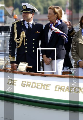 Amsterdam 24 augustus 202
Prins Maurits en Prinses MarilÃ¨ne hebben drie kinderen: Anna (geboren in 2001), Lucas (geboren in 2002), en Felicia (geboren in 2005). Hun volledige achternaam is Van Lippe-Biesterfeld van Vollenhoven . Prins Maurits neemt met zijn gezin de Vlootschouw af tijdens de laatste dag van Sail. Ze varen met de Groene Draeck.