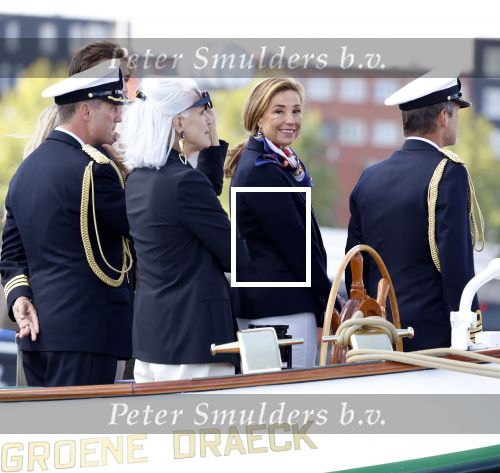 Amsterdam 24 augustus 202
Prins Maurits en Prinses MarilÃ¨ne hebben drie kinderen: Anna (geboren in 2001), Lucas (geboren in 2002), en Felicia (geboren in 2005). Hun volledige achternaam is Van Lippe-Biesterfeld van Vollenhoven . Prins Maurits neemt met zijn gezin de Vlootschouw af tijdens de laatste dag van Sail. Ze varen met de Groene Draeck.