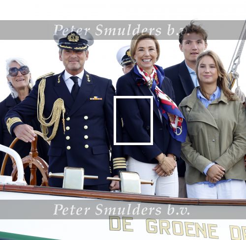 Amsterdam 24 augustus 202
Prins Maurits en Prinses MarilÃ¨ne hebben drie kinderen: Anna (geboren in 2001), Lucas (geboren in 2002), en Felicia (geboren in 2005). Hun volledige achternaam is Van Lippe-Biesterfeld van Vollenhoven . Prins Maurits neemt met zijn gezin de Vlootschouw af tijdens de laatste dag van Sail. Ze varen met de Groene Draeck.