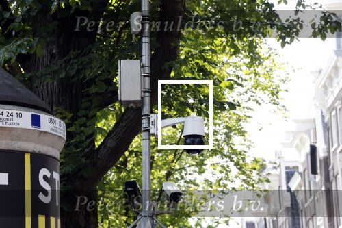 Amsterdam 14 augustus 2025
Bij het huis van prinses Amalia zijn nieuwe geavanceerde beveiligingscamera\'s opgehangen. Op de gracht hangen nog dezelfde die er al hingen