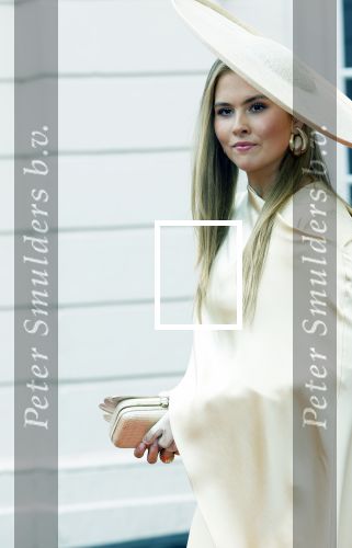 Den Haag 16 september 2025
Prinsjesdag 2025 met aanwezig namens de koninklijke familie , Koning Willem Alexander Koningin Maxima Prinses Amalia Prinses Alexia Prinses Ariane Prins Constantijn en Prinses Laurentien .