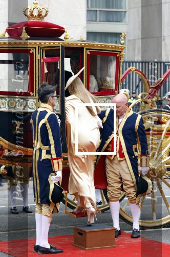 Den Haag 16 september 2025
Prinsjesdag 2025 met aanwezig namens de koninklijke familie , Koning Willem Alexander Koningin Maxima Prinses Amalia Prinses Alexia Prinses Ariane Prins Constantijn en Prinses Laurentien .