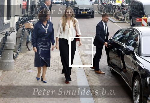 Amsterdam 10 september 2025
Prinses Amalia is uitgenodigd voor een  lunch in de ambtswoning van burgemeester Femke Halsema, waar zij een ontmoeting had met het gemeentebestuur van Amsterdam