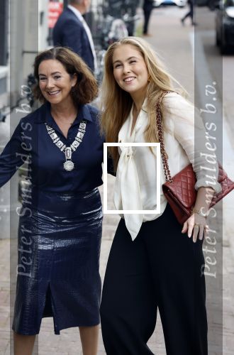 Amsterdam 10 september 2025
Prinses Amalia is uitgenodigd voor een  lunch in de ambtswoning van burgemeester Femke Halsema, waar zij een ontmoeting had met het gemeentebestuur van Amsterdam