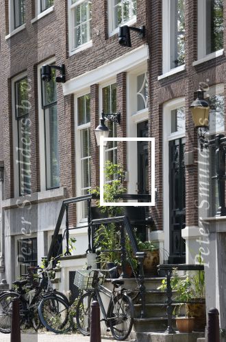 Amsterdam 14 augustus 2025
Bij het huis van prinses Amalia zijn nieuwe geavanceerde beveiligingscamera\'s opgehangen.