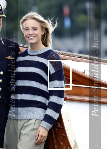 Amsterdam 24 augustus 202
Prins Maurits en Prinses MarilÃ¨ne hebben drie kinderen: Anna (geboren in 2001), Lucas (geboren in 2002), en Felicia (geboren in 2005). Hun volledige achternaam is Van Lippe-Biesterfeld van Vollenhoven . Prins Maurits neemt met zijn gezin de Vlootschouw af tijdens de laatste dag van Sail. Ze varen met de Groene Draeck.