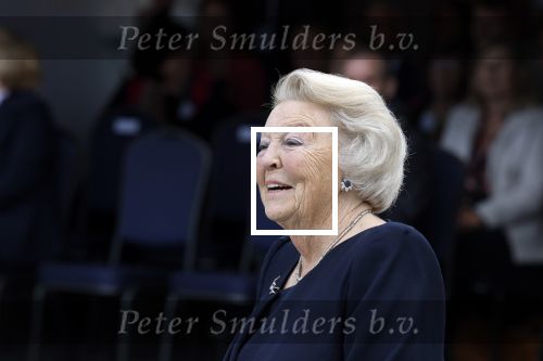 Groesbeek, 12-09-2025 - Hare Koninklijke Hoogheid Prinses Beatrix heropent de gerestaureerde korenmolen De Zuidmolen in Groesbeek. Prinses Beatrix loopt met wandelstok.