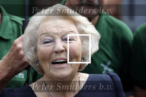 Groesbeek, 12-09-2025 - Hare Koninklijke Hoogheid Prinses Beatrix heropent de gerestaureerde korenmolen De Zuidmolen in Groesbeek. Prinses Beatrix loopt met wandelstok.