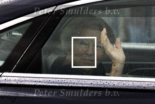 Groesbeek, 12-09-2025 - Hare Koninklijke Hoogheid Prinses Beatrix heropent de gerestaureerde korenmolen De Zuidmolen in Groesbeek. Prinses Beatrix loopt met wandelstok.