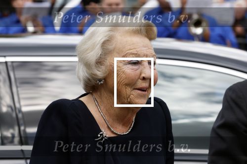 Groesbeek, 12-09-2025 - Hare Koninklijke Hoogheid Prinses Beatrix heropent de gerestaureerde korenmolen De Zuidmolen in Groesbeek. Prinses Beatrix loopt met wandelstok.