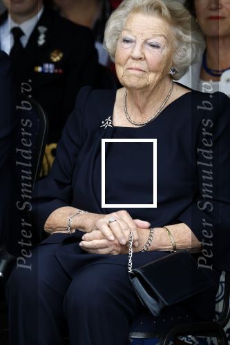 Groesbeek, 12-09-2025 - Hare Koninklijke Hoogheid Prinses Beatrix heropent de gerestaureerde korenmolen De Zuidmolen in Groesbeek. Prinses Beatrix loopt met wandelstok.