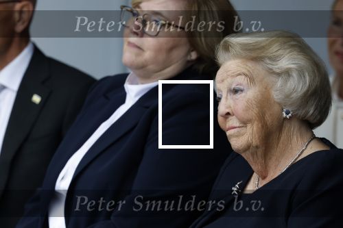 Groesbeek, 12-09-2025 - Hare Koninklijke Hoogheid Prinses Beatrix heropent de gerestaureerde korenmolen De Zuidmolen in Groesbeek. Prinses Beatrix loopt met wandelstok.