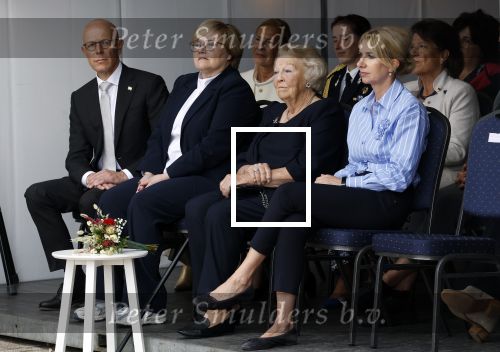 Groesbeek, 12-09-2025 - Hare Koninklijke Hoogheid Prinses Beatrix heropent de gerestaureerde korenmolen De Zuidmolen in Groesbeek. Prinses Beatrix loopt met wandelstok.