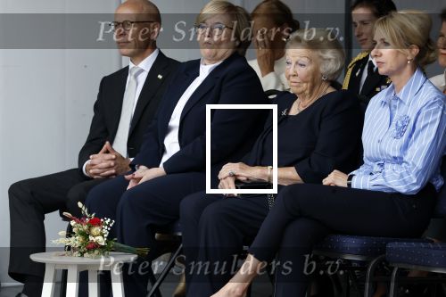 Groesbeek, 12-09-2025 - Hare Koninklijke Hoogheid Prinses Beatrix heropent de gerestaureerde korenmolen De Zuidmolen in Groesbeek. Prinses Beatrix loopt met wandelstok.