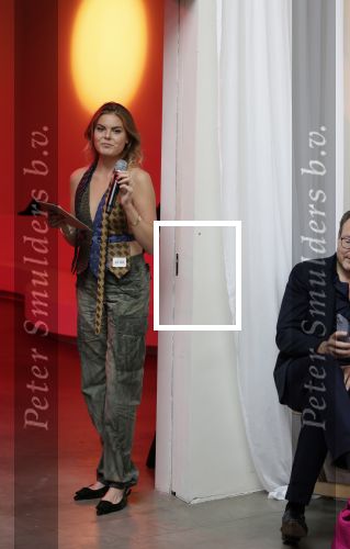 Amsterdam 18 september 2025
Prinses Eloise organiseert samen met Attire Amsterdam en My Lima Lima een modeshow . Haar ouders, Prins Constantijn en moeder Prinses Laurentien zijn natuurlijk aanwezig .