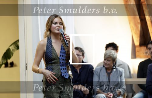 Amsterdam 18 september 2025
Prinses Eloise organiseert samen met Attire Amsterdam en My Lima Lima een modeshow . Haar ouders, Prins Constantijn en moeder Prinses Laurentien zijn natuurlijk aanwezig .