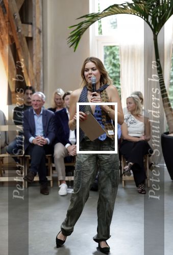 Amsterdam 18 september 2025
Prinses Eloise organiseert samen met Attire Amsterdam en My Lima Lima een modeshow . Haar ouders, Prins Constantijn en moeder Prinses Laurentien zijn natuurlijk aanwezig .