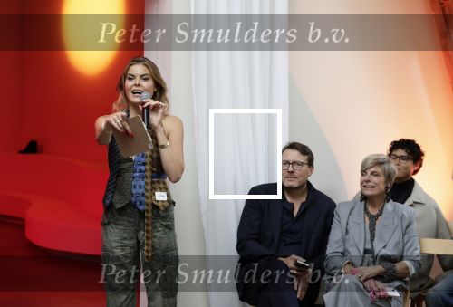 Amsterdam 18 september 2025
Prinses Eloise organiseert samen met Attire Amsterdam en My Lima Lima een modeshow . Haar ouders, Prins Constantijn en moeder Prinses Laurentien zijn natuurlijk aanwezig .