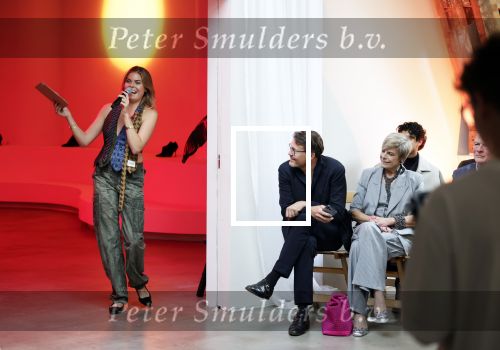 Amsterdam 18 september 2025
Prinses Eloise organiseert samen met Attire Amsterdam en My Lima Lima een modeshow . Haar ouders, Prins Constantijn en moeder Prinses Laurentien zijn natuurlijk aanwezig .