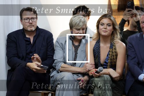 Amsterdam 18 september 2025
Prinses Eloise organiseert samen met Attire Amsterdam en My Lima Lima een modeshow . Haar ouders, Prins Constantijn en moeder Prinses Laurentien zijn natuurlijk aanwezig .